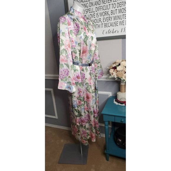 Vintage Nighty/ Housecoat - Picture 3 of 8